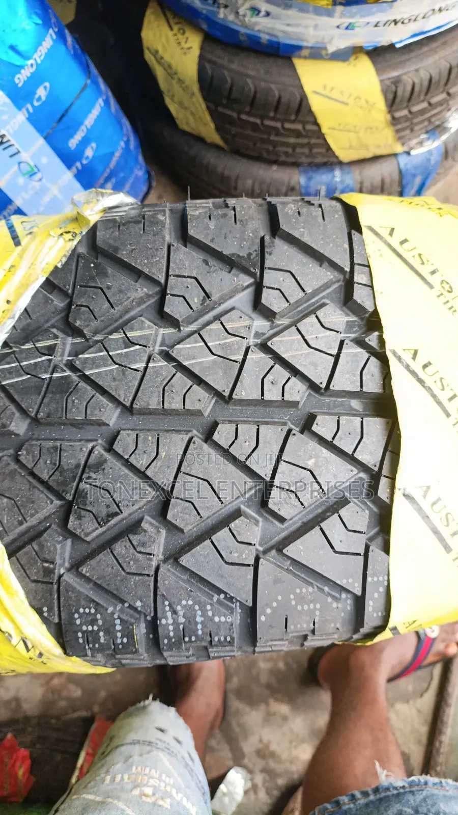 Austone 265/65/17 Tires