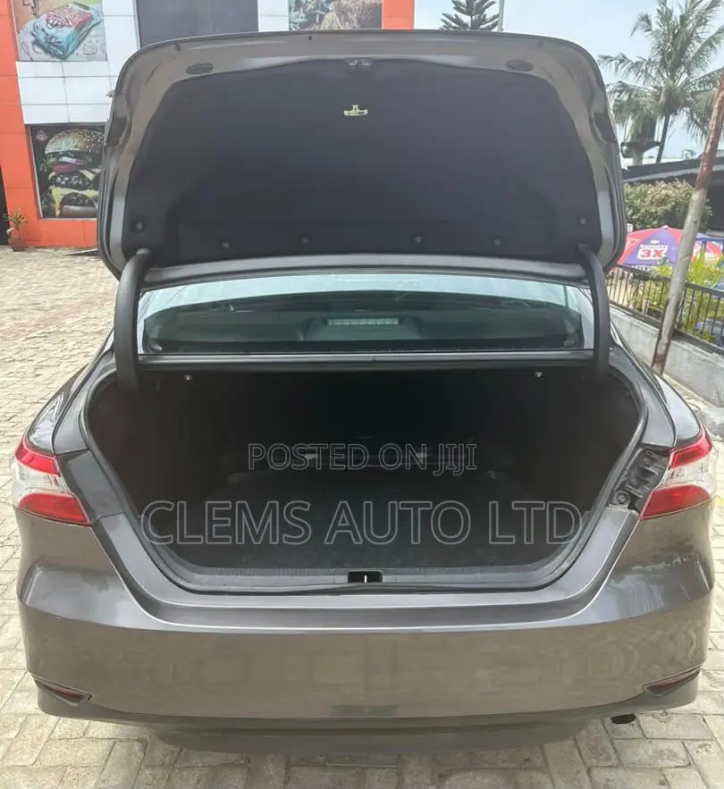 Toyota Camry 2018 Gray