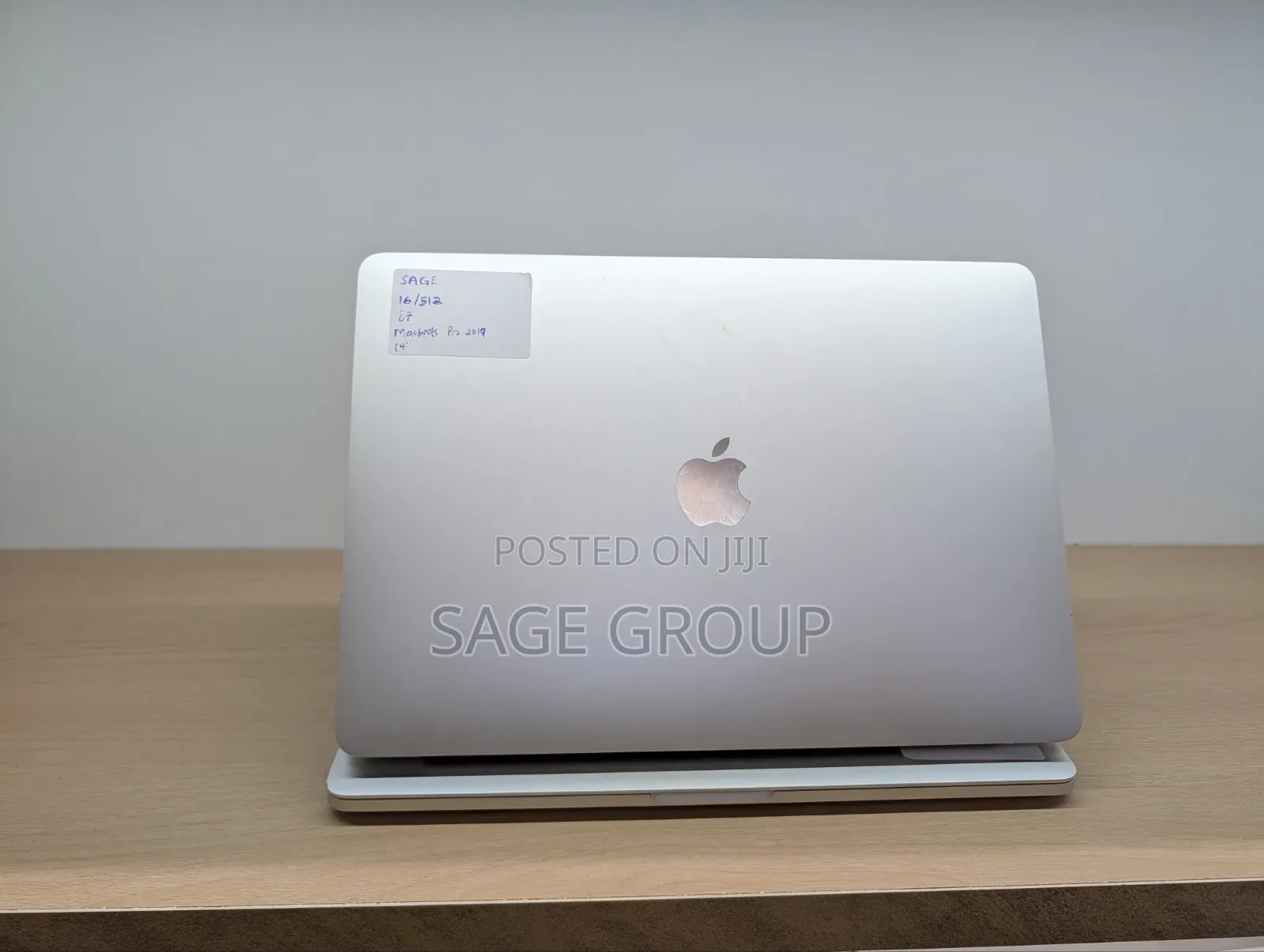 New Laptop Apple MacBook Pro 2019 16GB Intel Core i7 SSD 512GB