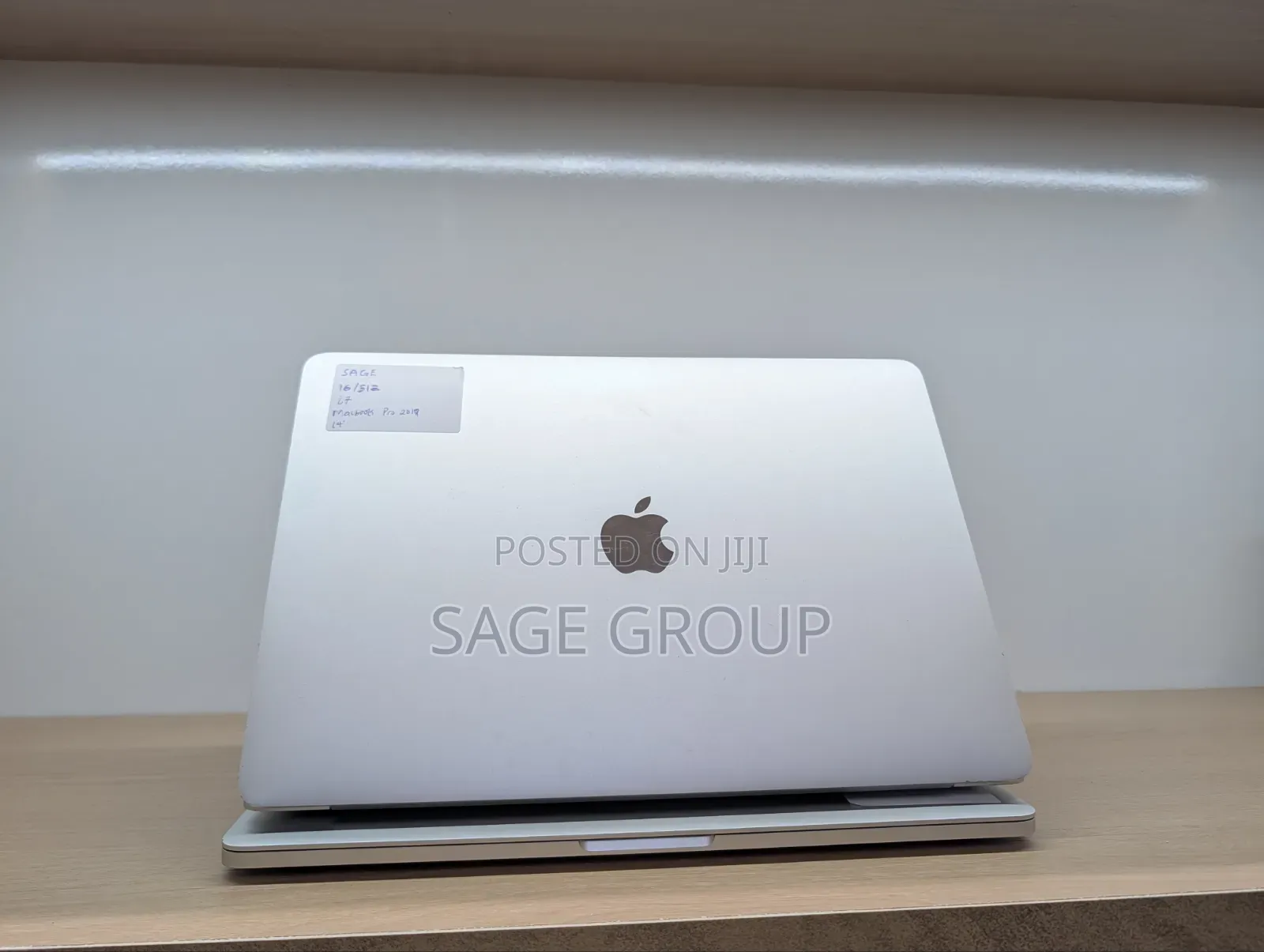New Laptop Apple MacBook Pro 2019 16GB Intel Core i7 SSD 512GB