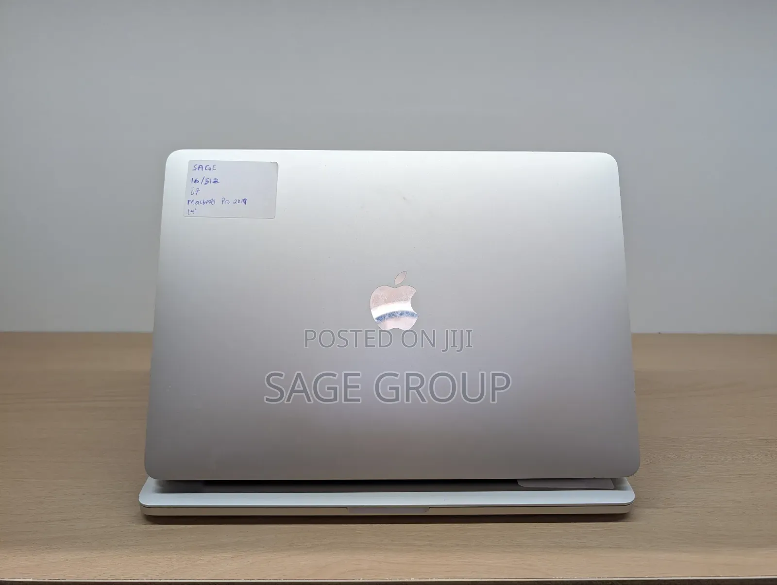 New Laptop Apple MacBook Pro 2019 16GB Intel Core i7 SSD 512GB