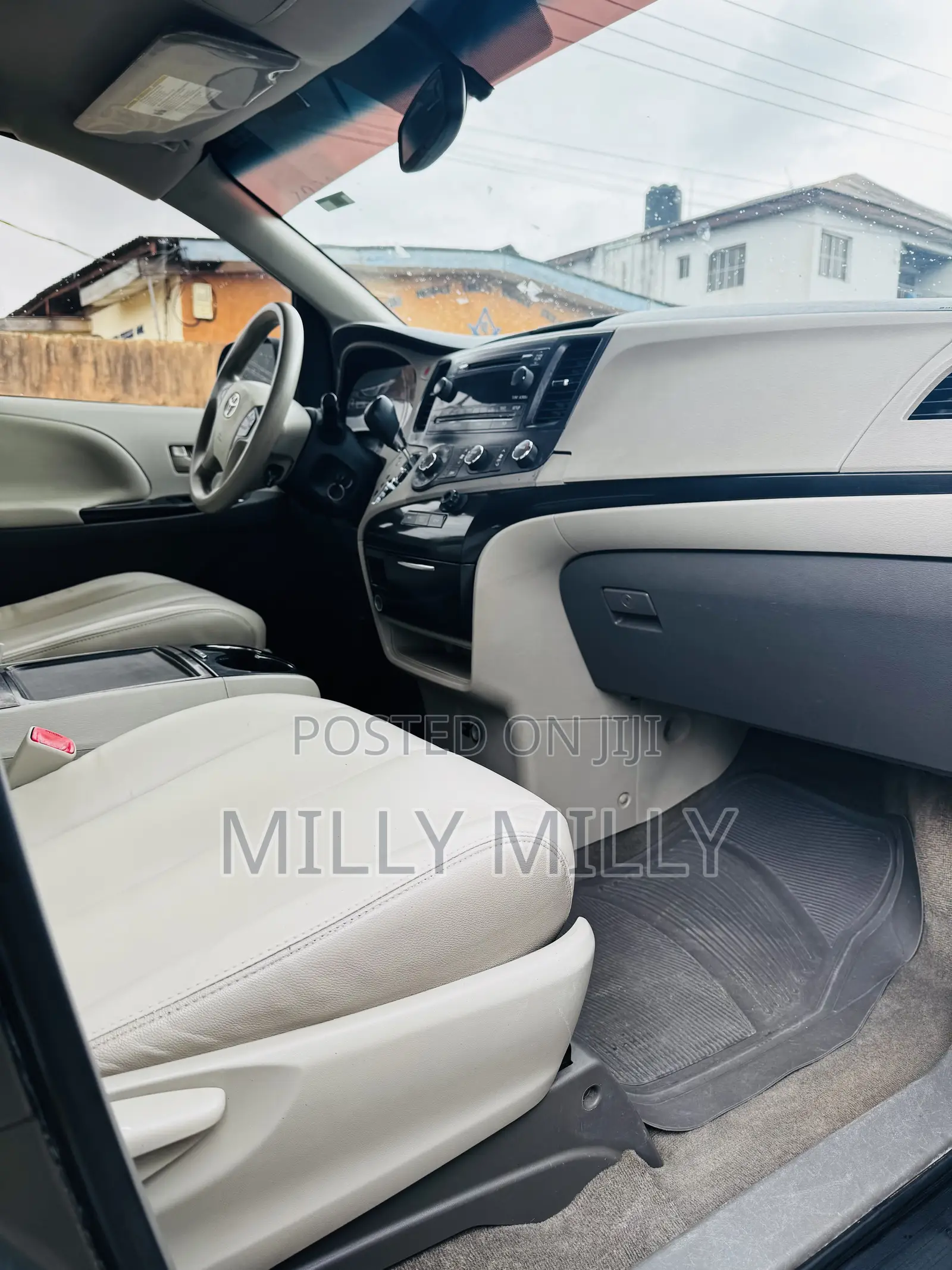 Toyota Sienna 2013 Brown