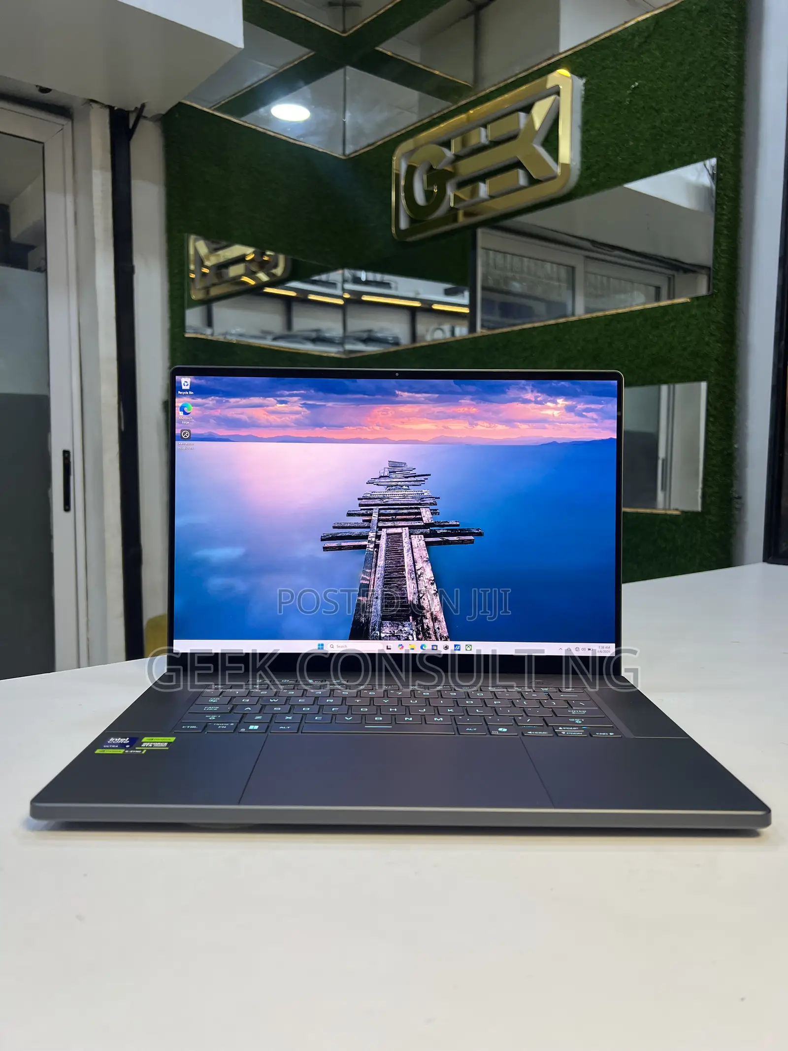 Laptop Asus ROG Zephyrus G16 32GB Intel Core Ultra 9 SSD 1T