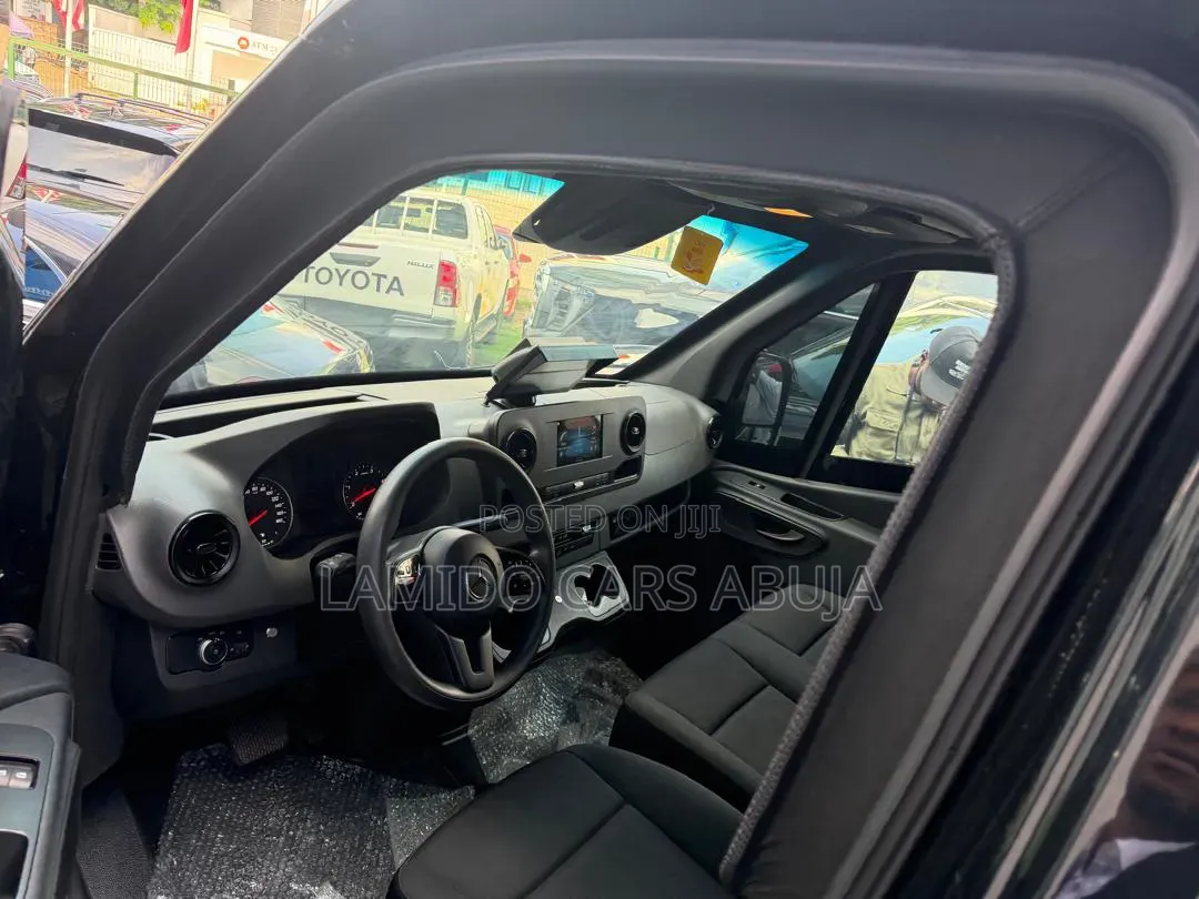New Mercedes-Benz Sprinter 2022 Black