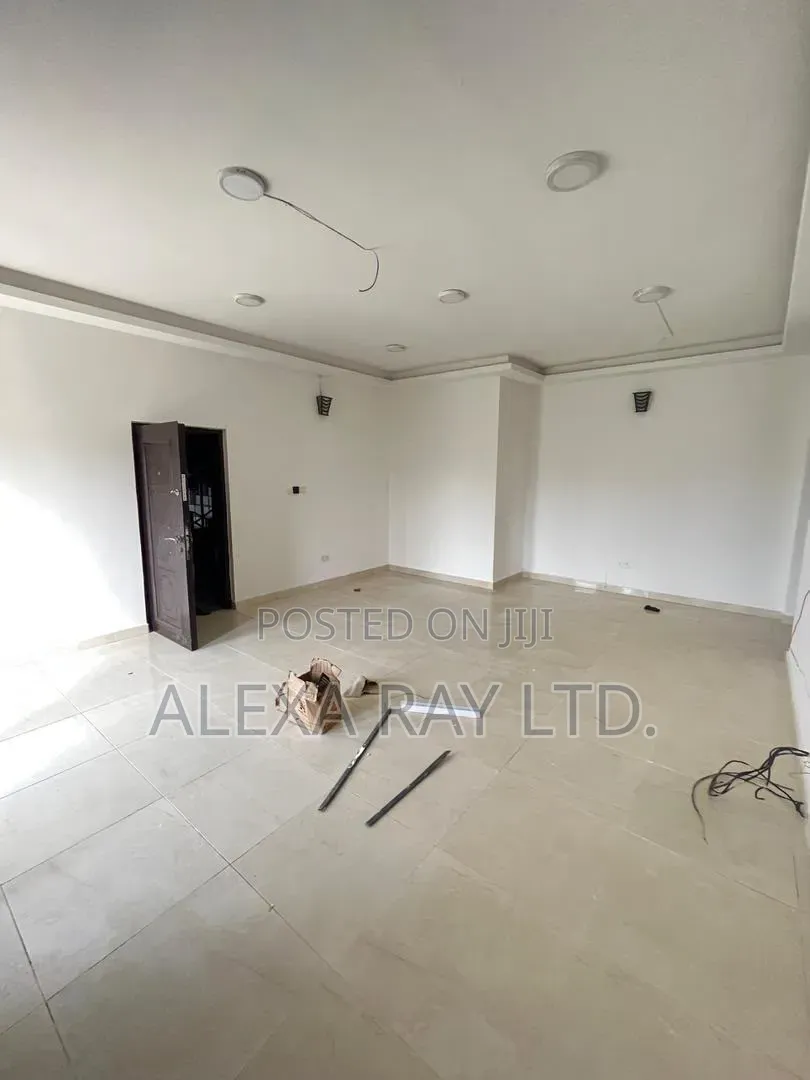 3bdrm Apartment in Ikota for rent