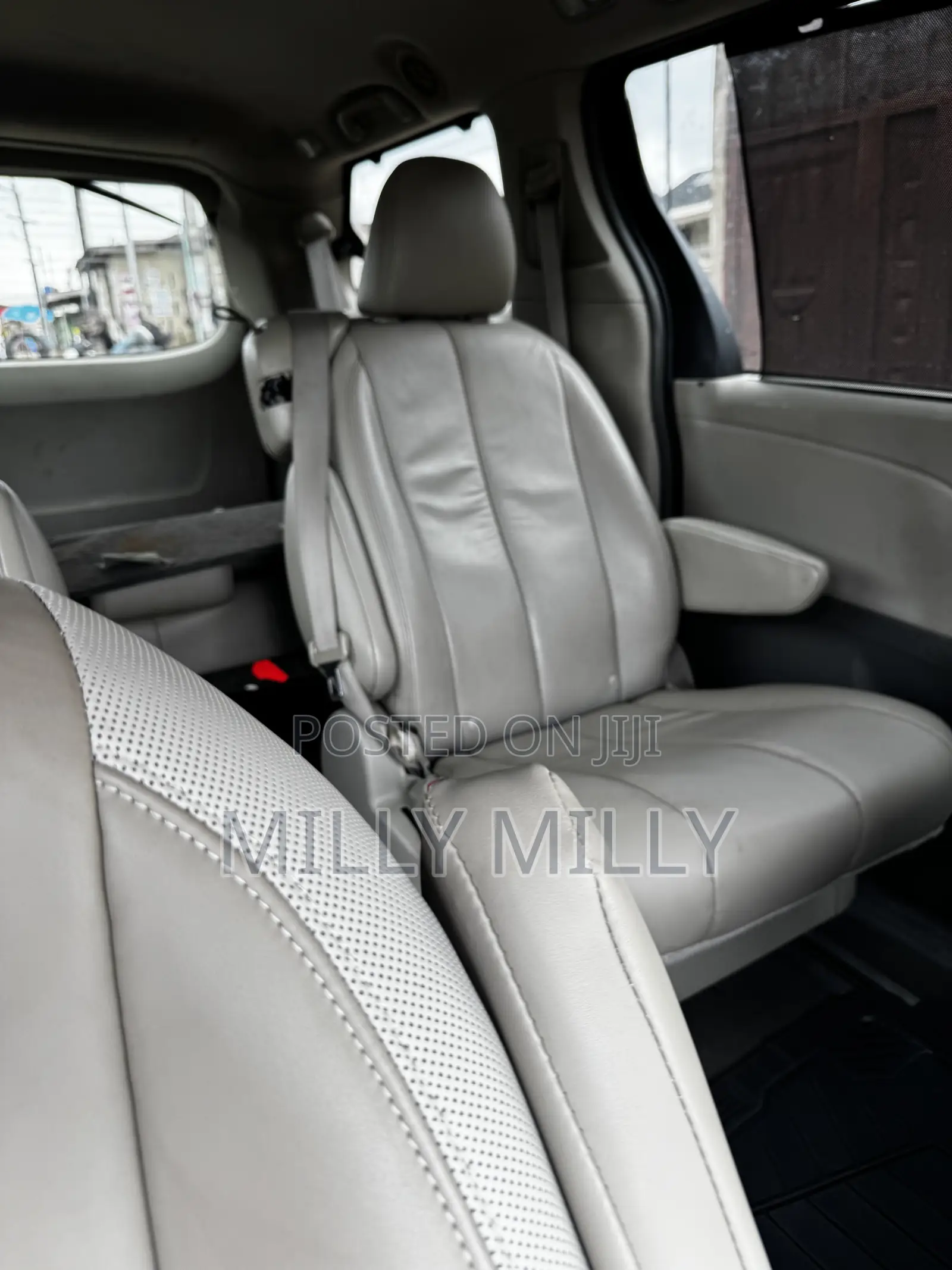 Toyota Sienna 2010 Black