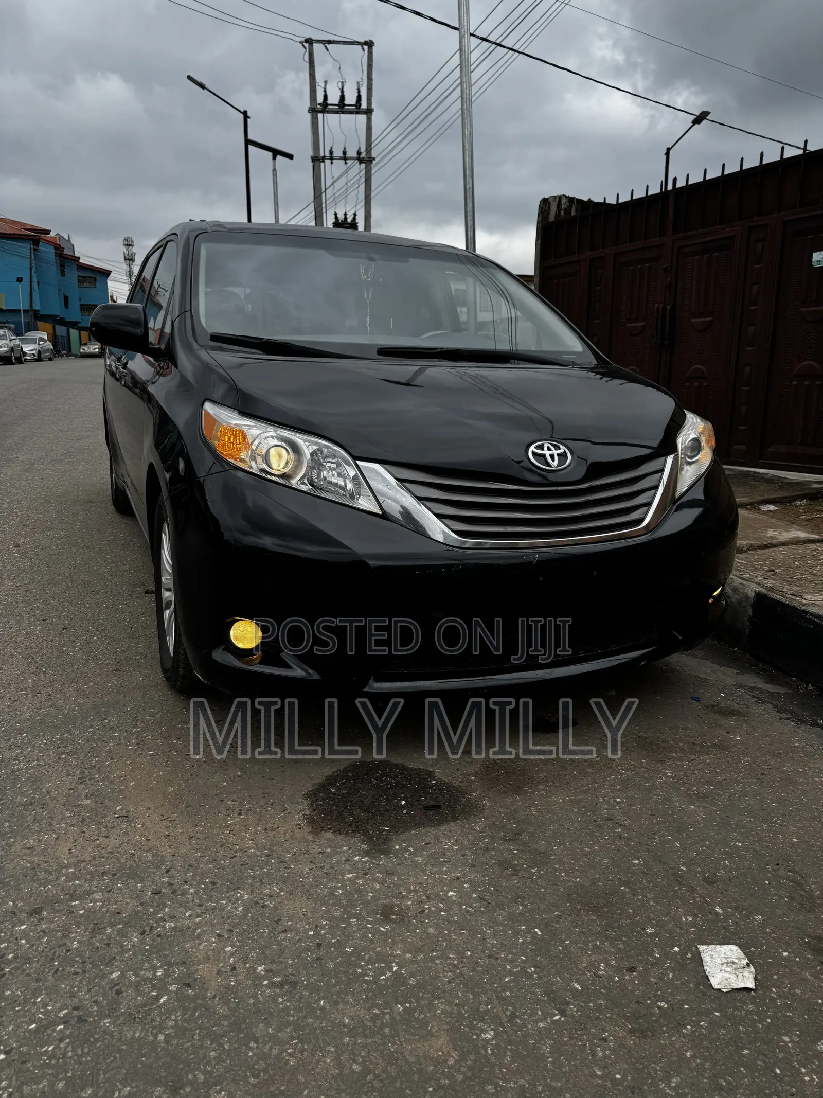 Toyota Sienna 2010 Black