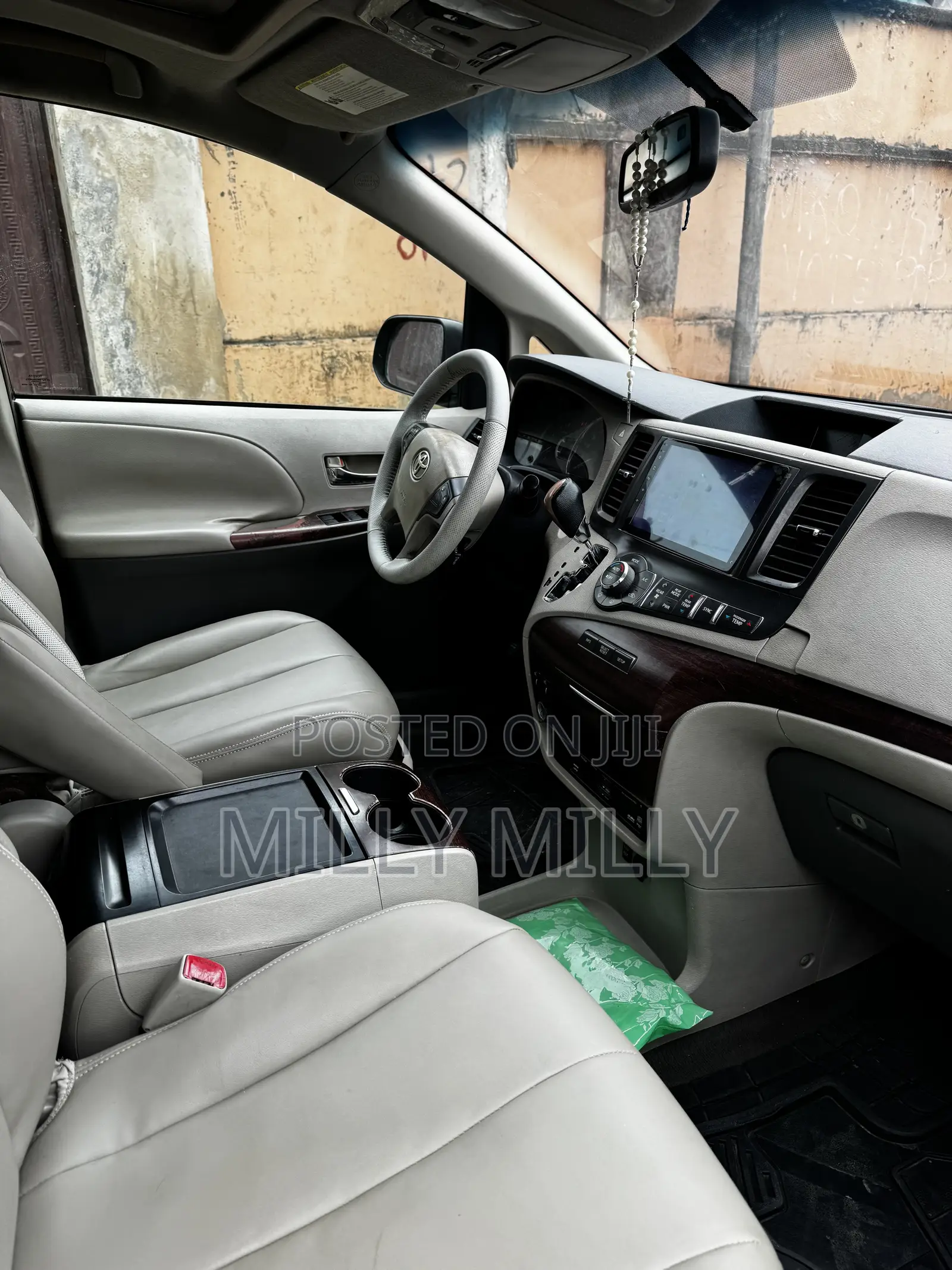 Toyota Sienna 2010 Black