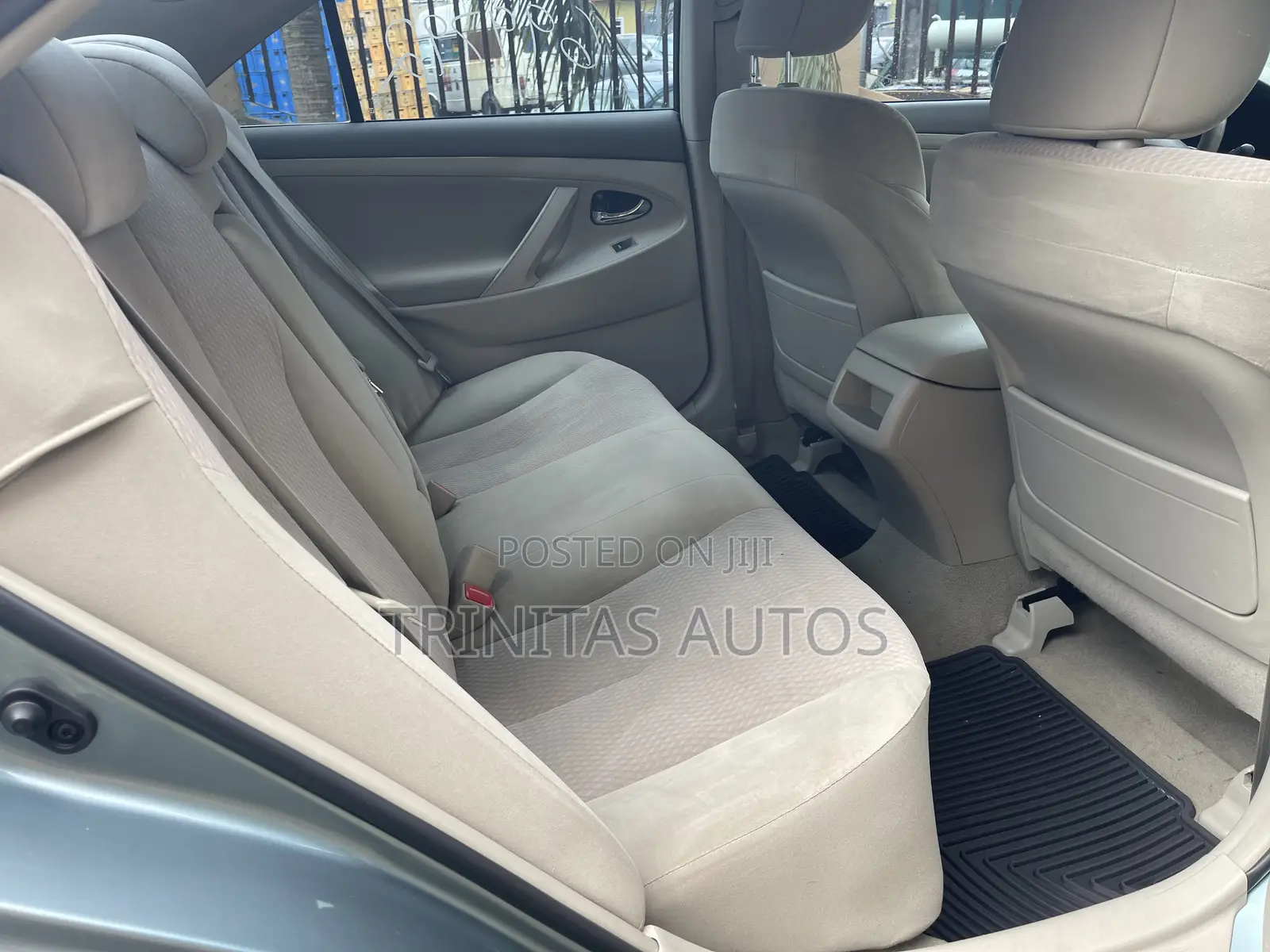 Toyota Camry LE 4dr Sedan (2.5L 4cyl 6A) 2011 Green