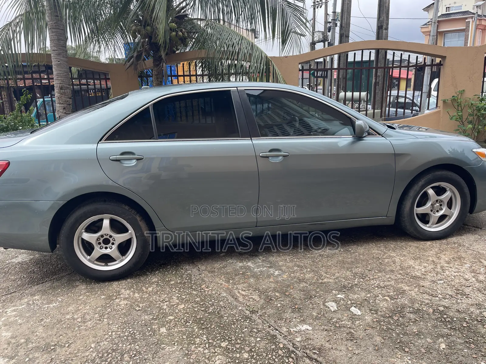 Toyota Camry LE 4dr Sedan (2.5L 4cyl 6A) 2011 Green
