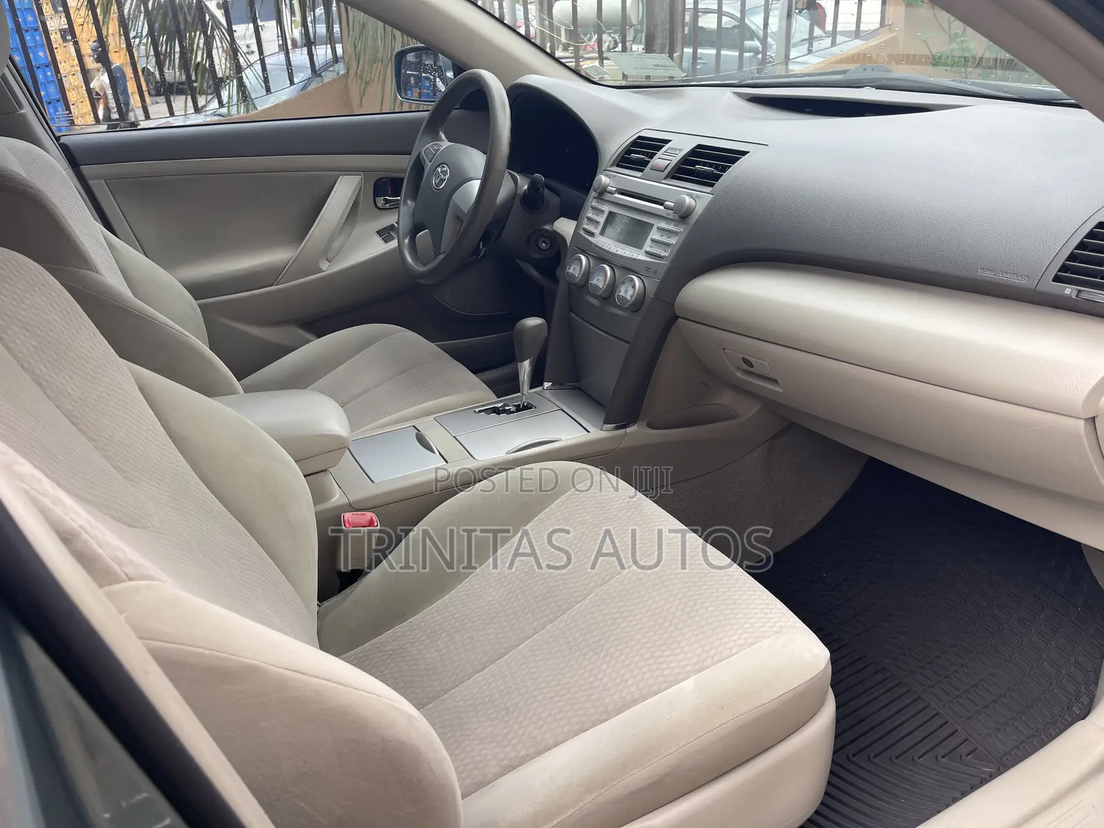 Toyota Camry LE 4dr Sedan (2.5L 4cyl 6A) 2011 Green