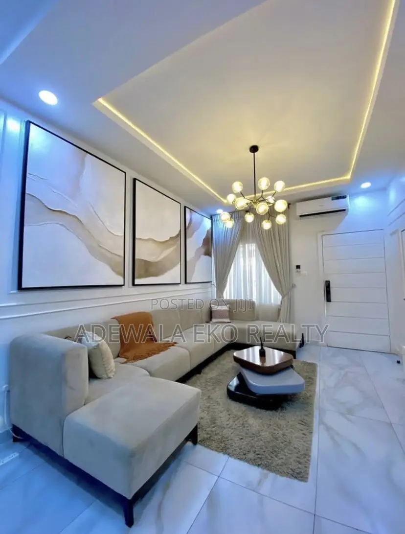 2 Bedroom Chevron, Lekki