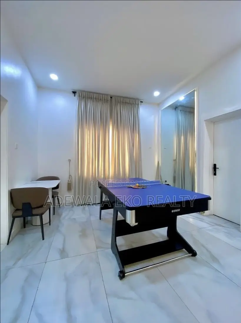 2 Bedroom Chevron, Lekki