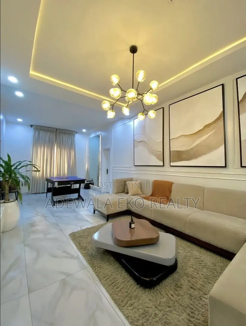 2 Bedroom Chevron, Lekki