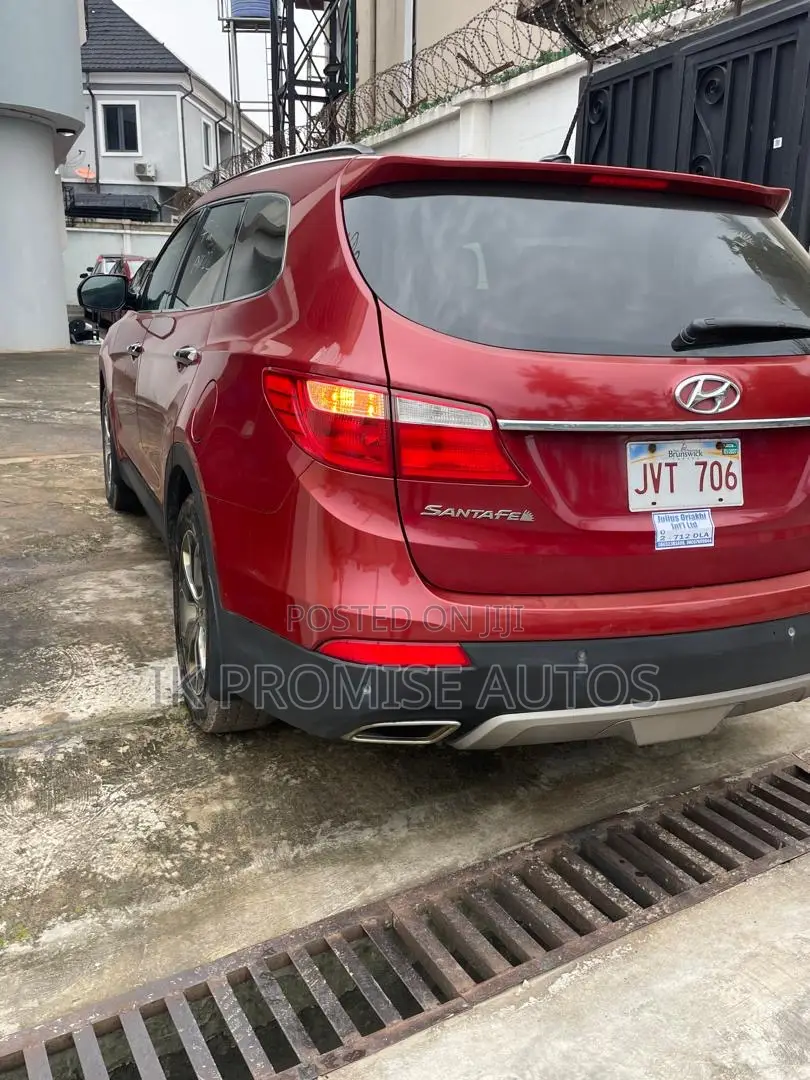 Hyundai Santa Fe 2014 Red