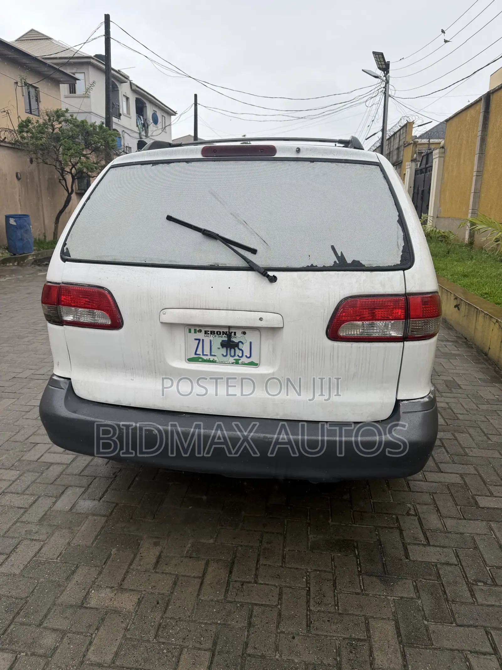 Toyota Sienna LE 2002 White