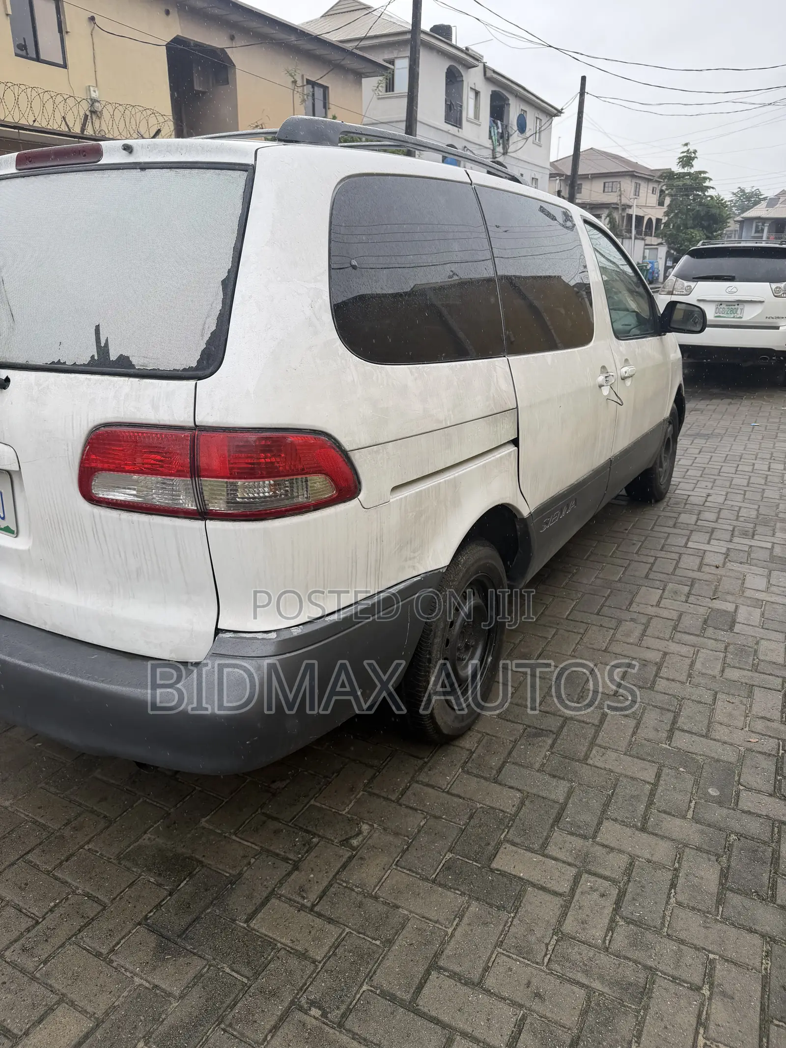 Toyota Sienna LE 2002 White