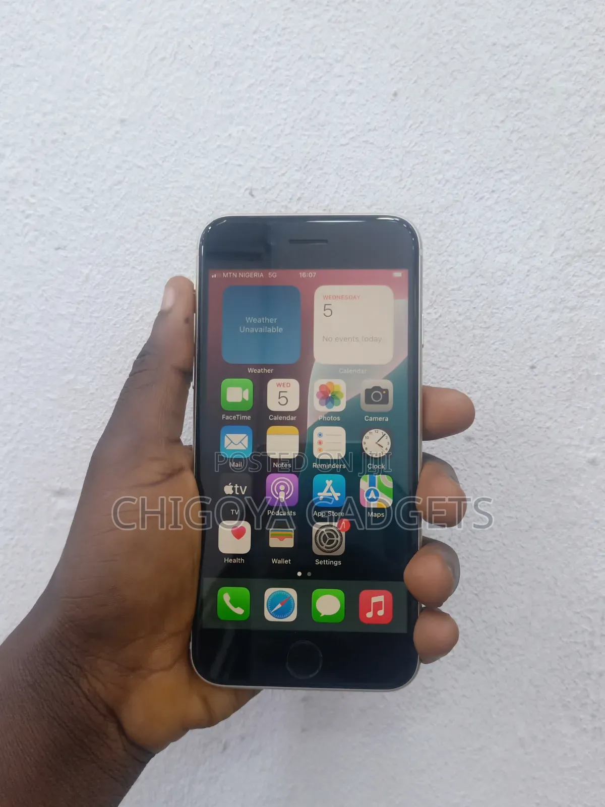 Apple iPhone SE 128 GB White