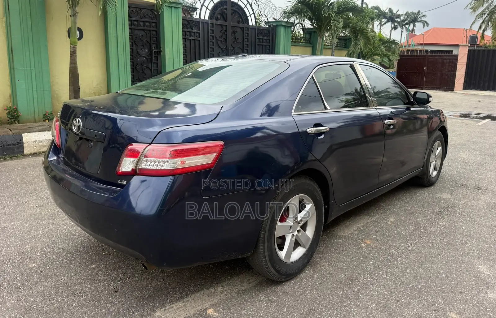 Toyota Camry LE 4dr Sedan (2.5L 4cyl 6A) 2011 Blue