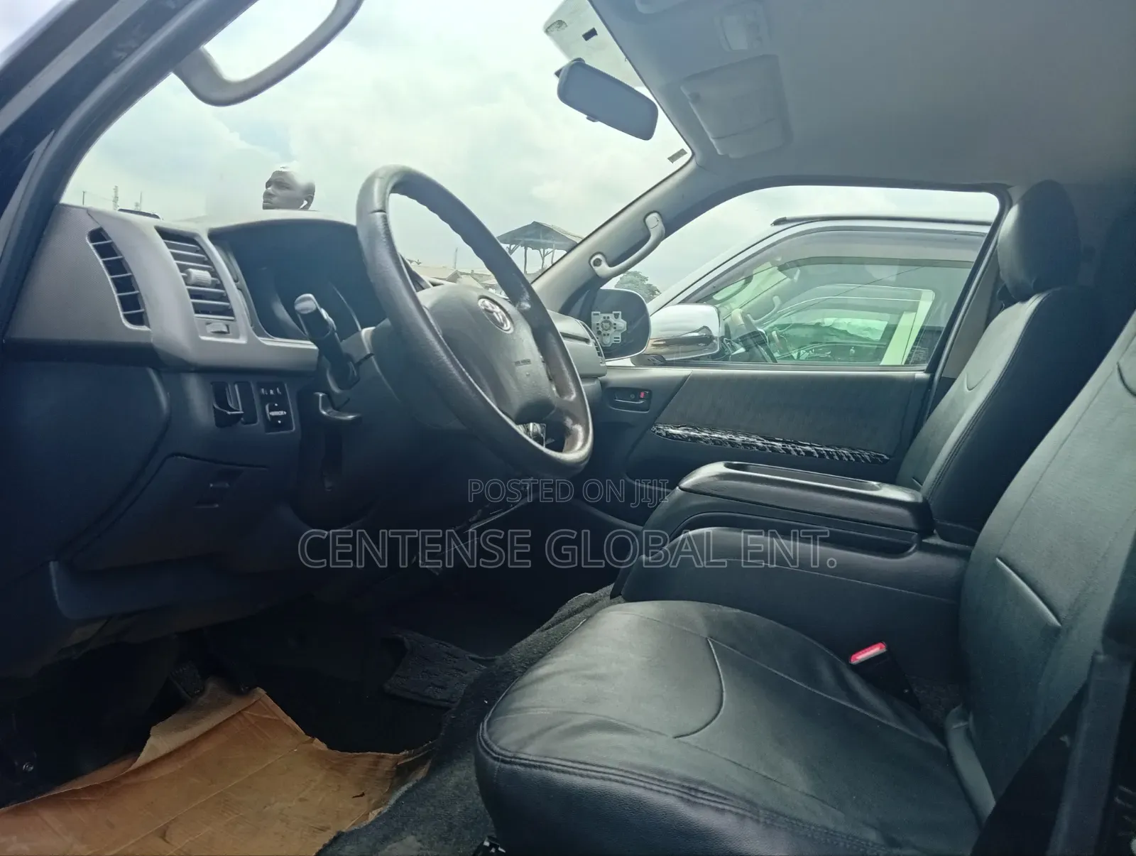 Toyota HiAce 2012 Black