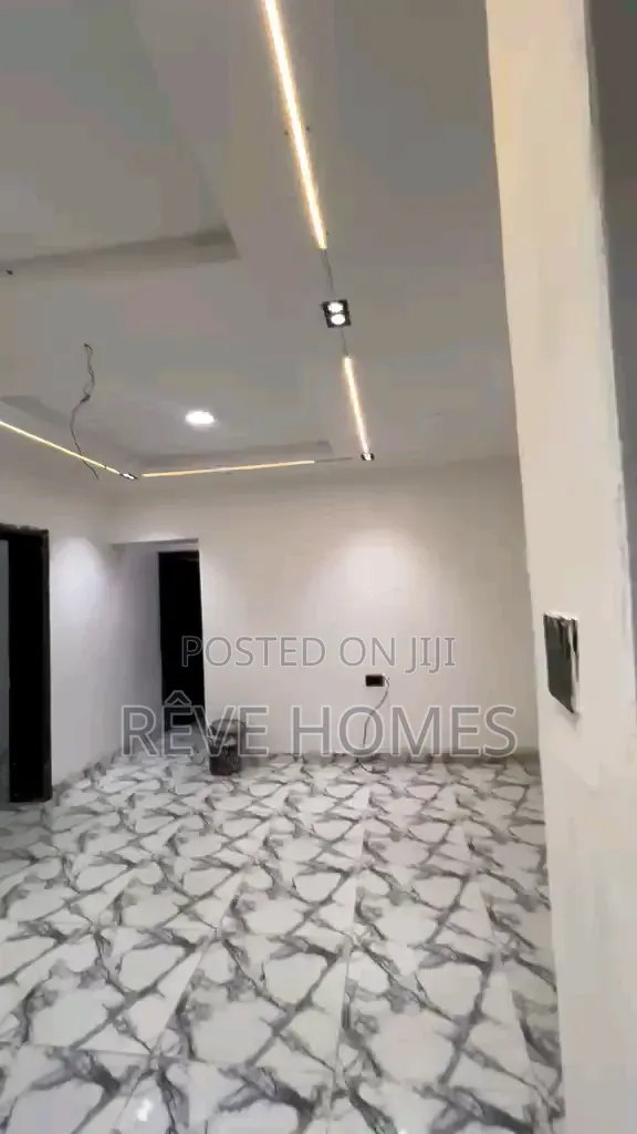 3bdrm Block of Flats in Phase 2 for rent