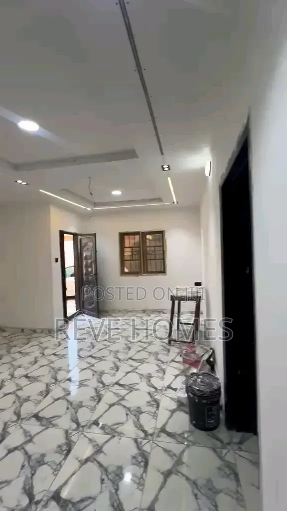 3bdrm Block of Flats in Phase 2 for rent
