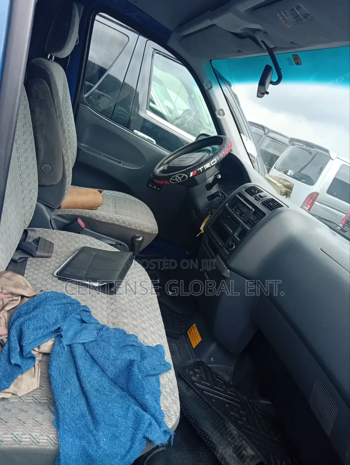 Toyota HiAce 2005 Blue
