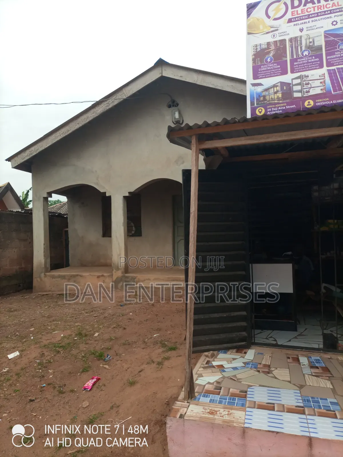 4bdrm Bungalow in Aro Lambo, Oke Aro, Iju-Ishaga for sale
