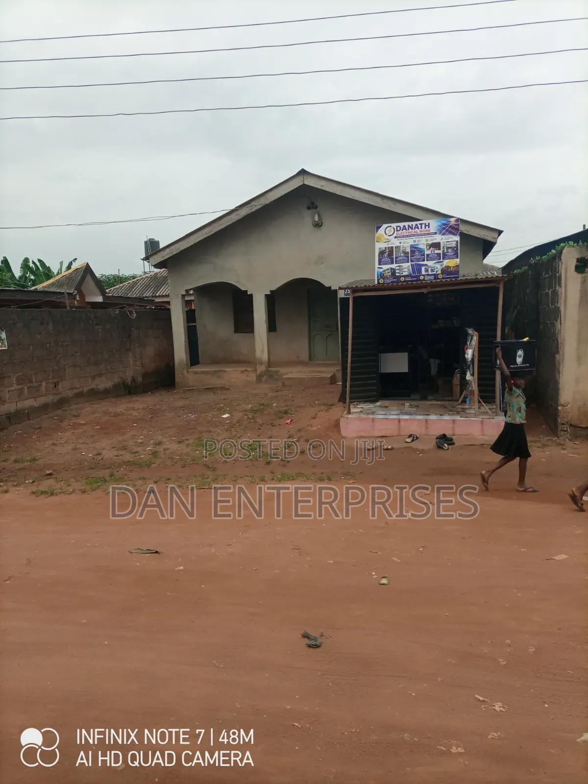 4bdrm Bungalow in Aro Lambo, Oke Aro, Iju-Ishaga for sale