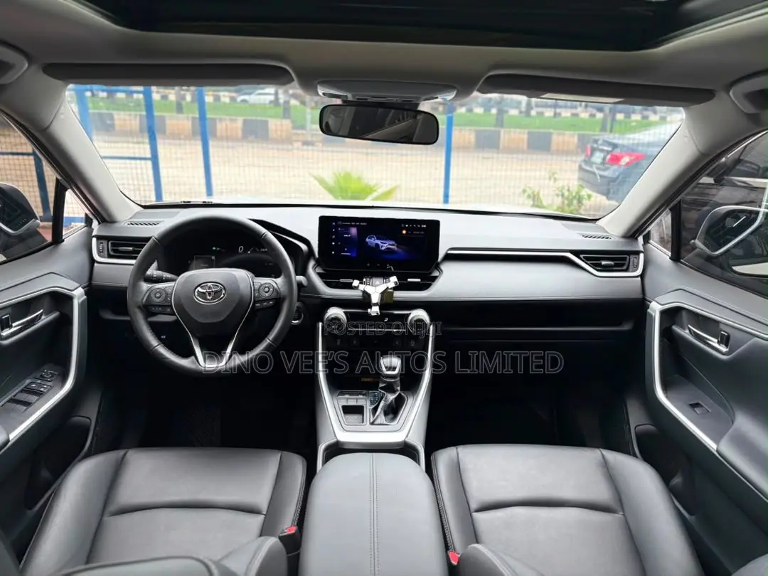 Toyota RAV4 2024 White
