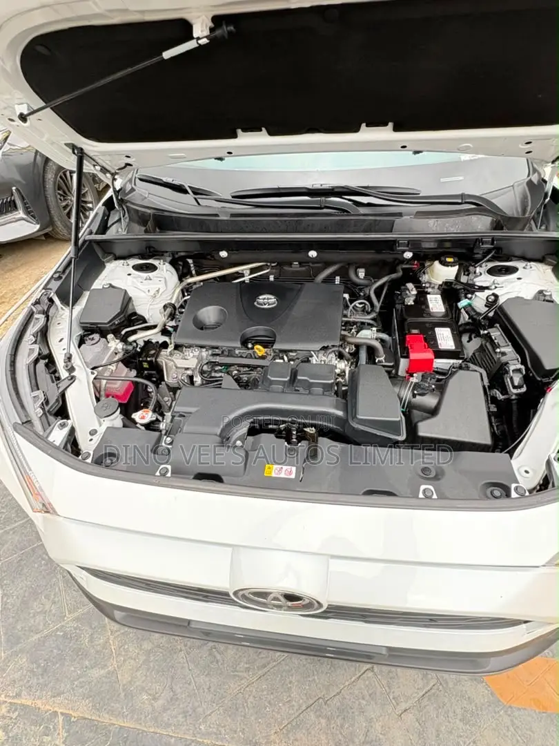 Toyota RAV4 2024 White