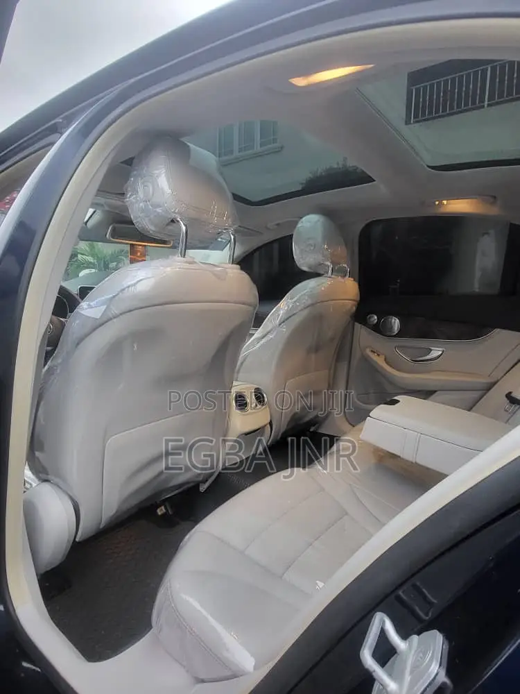 Mercedes-Benz C300 2015 Blue