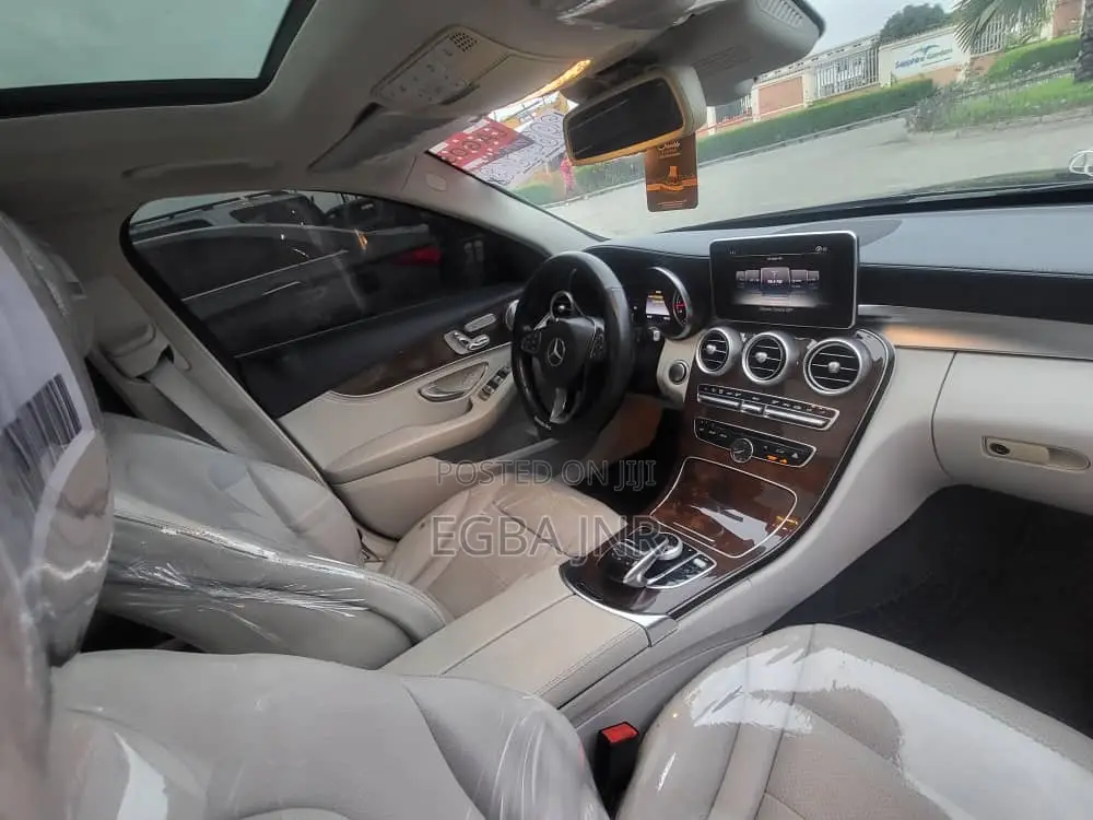Mercedes-Benz C300 2015 Blue