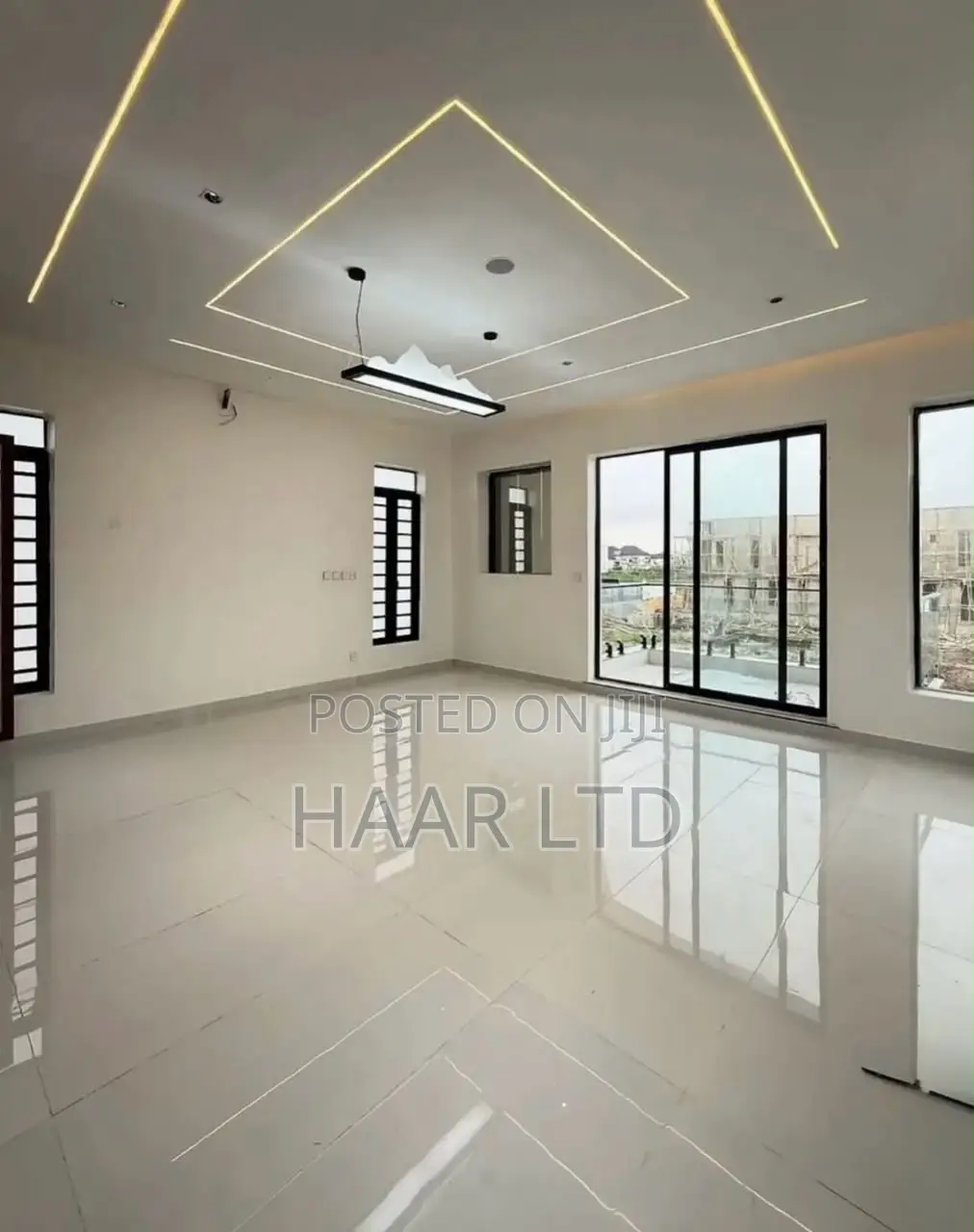 5bdrm Duplex in Lekki Phase 2 for sale