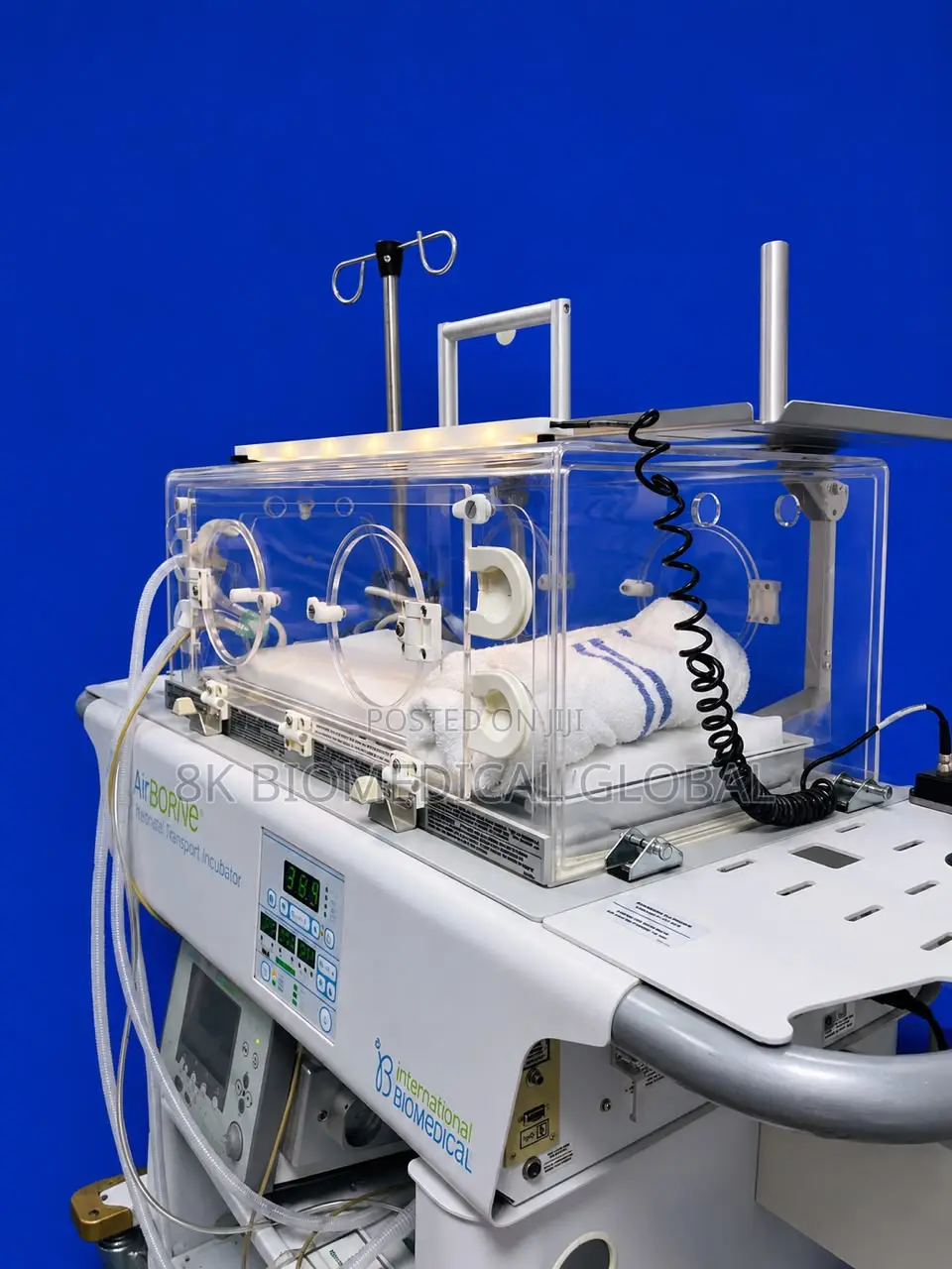Pre-Owned GE Airborne A750i Transport Incubator Wit Inbuilt Ventilator