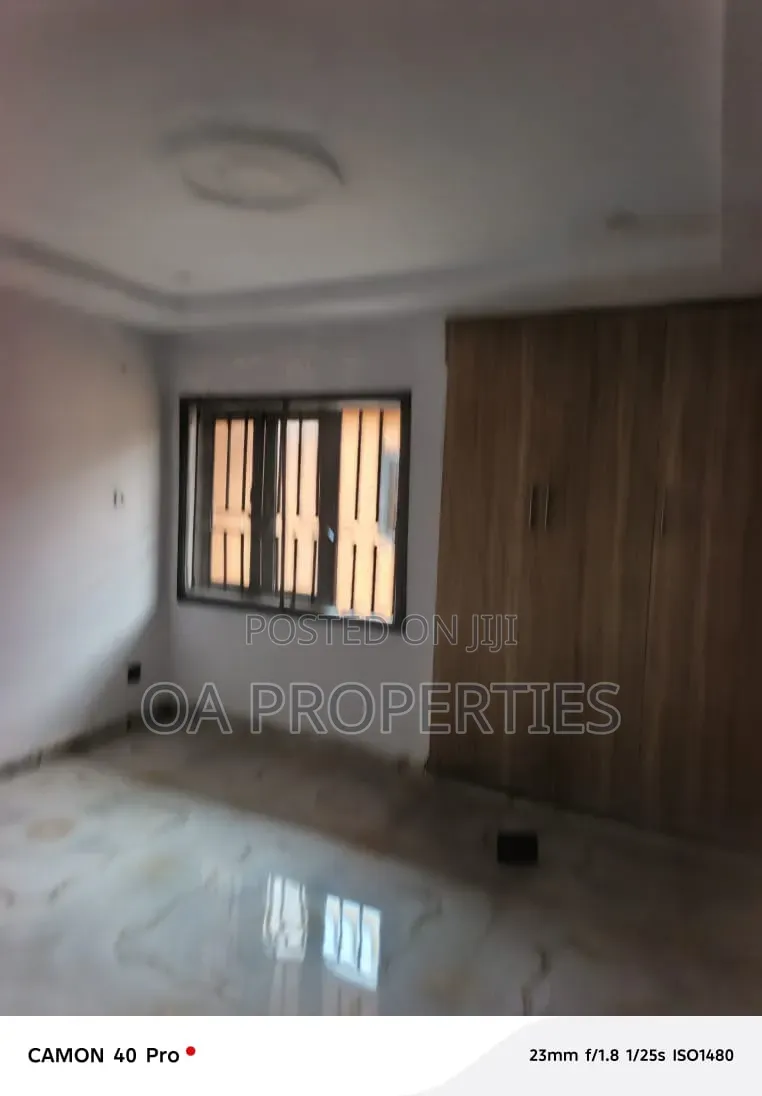 3bdrm Block of Flats in Olagbemi Estate, Off for rent
