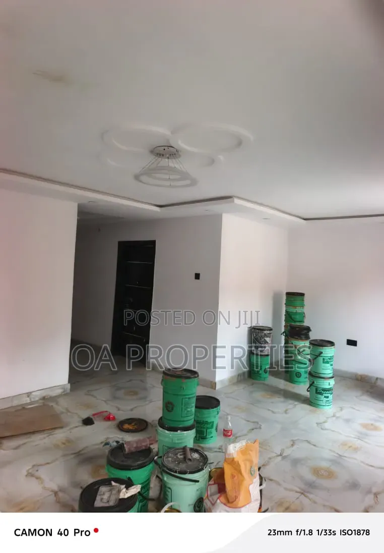 3bdrm Block of Flats in Olagbemi Estate, Off for rent