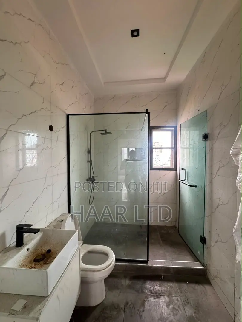 4bdrm Duplex in Lekki Phase 1 for rent