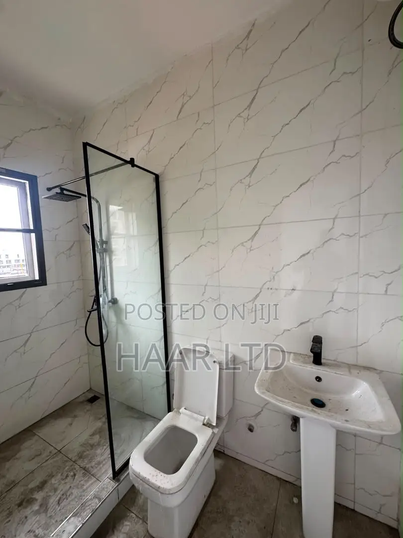 4bdrm Duplex in Lekki Phase 1 for rent