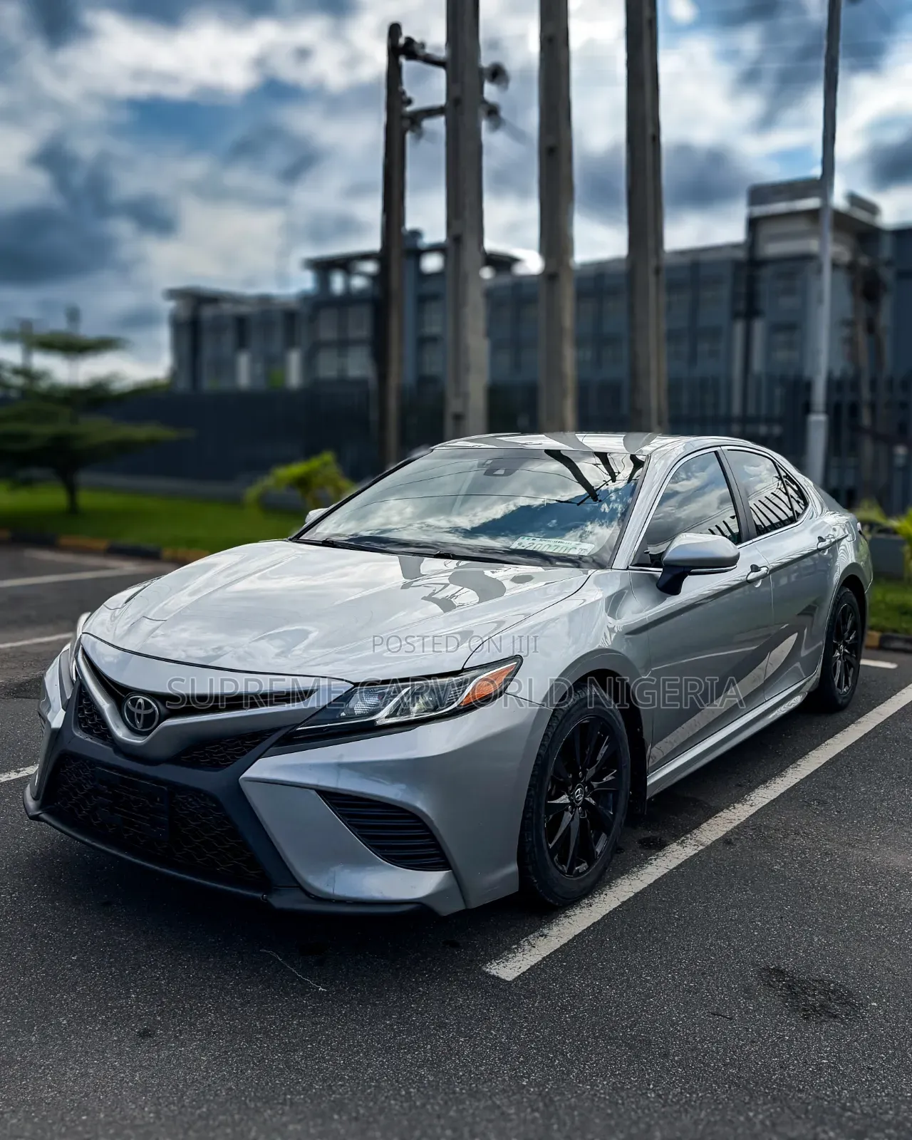 Toyota Camry SE (2.5L 4cyl 8A) 2019 Silver