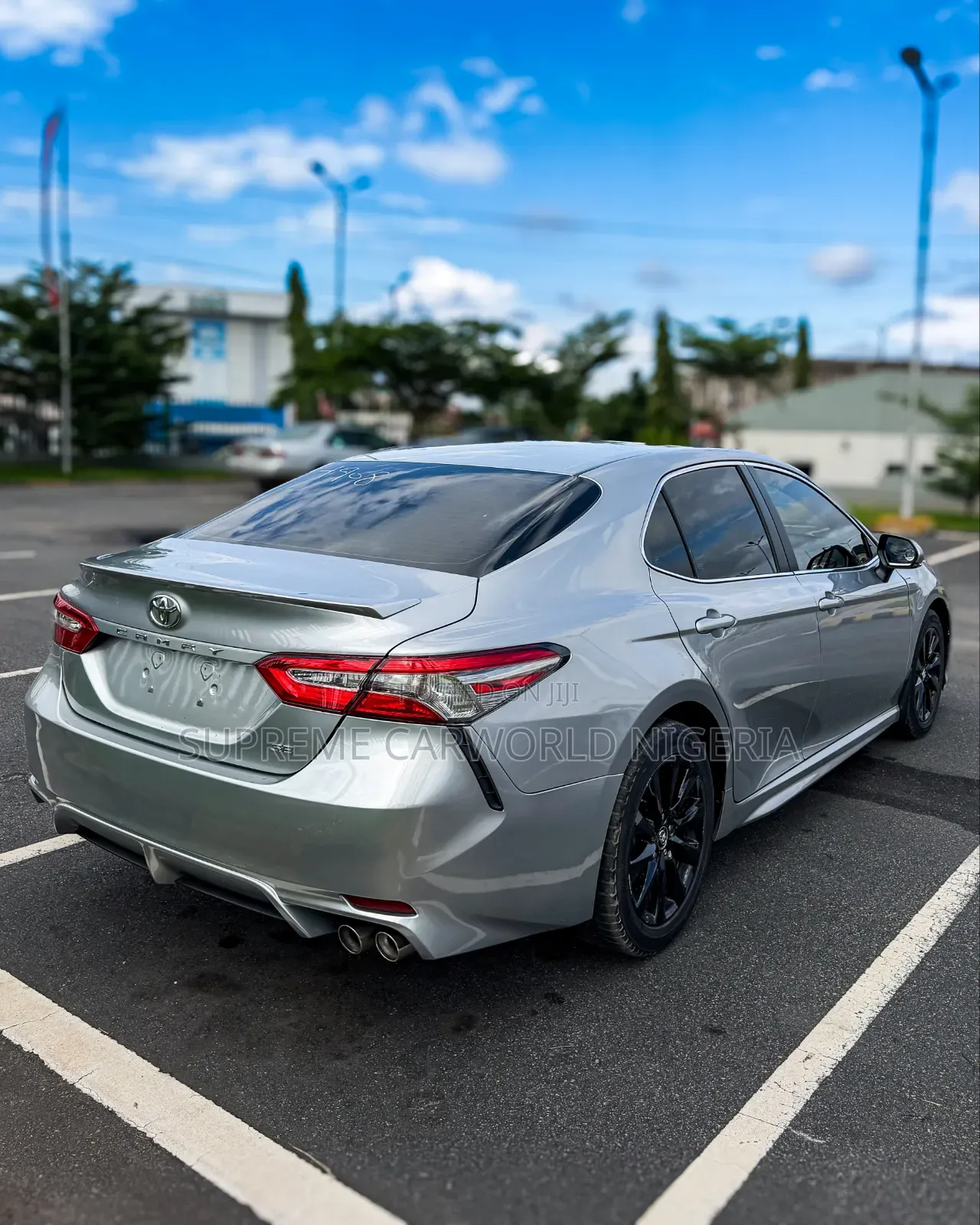 Toyota Camry SE (2.5L 4cyl 8A) 2019 Silver