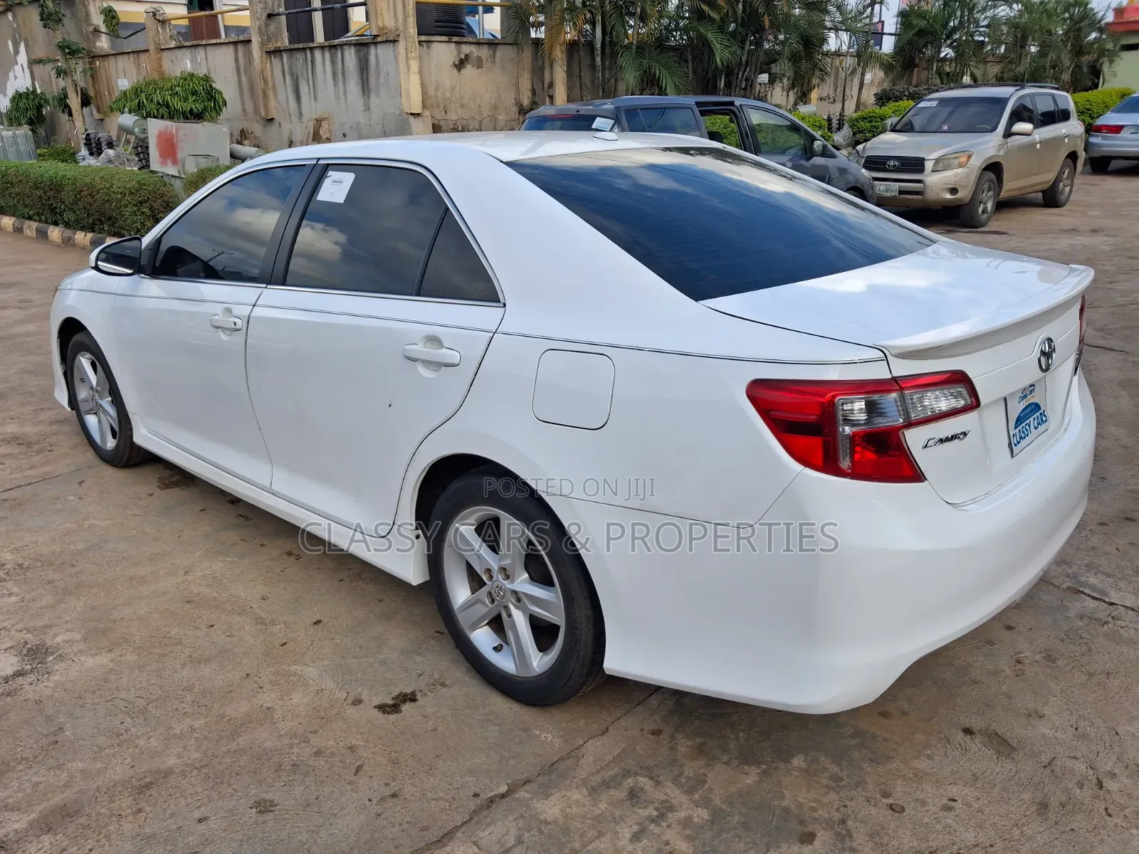 Toyota Camry SE 4dr Sedan (2.5L 4cyl 6A) 2014 White