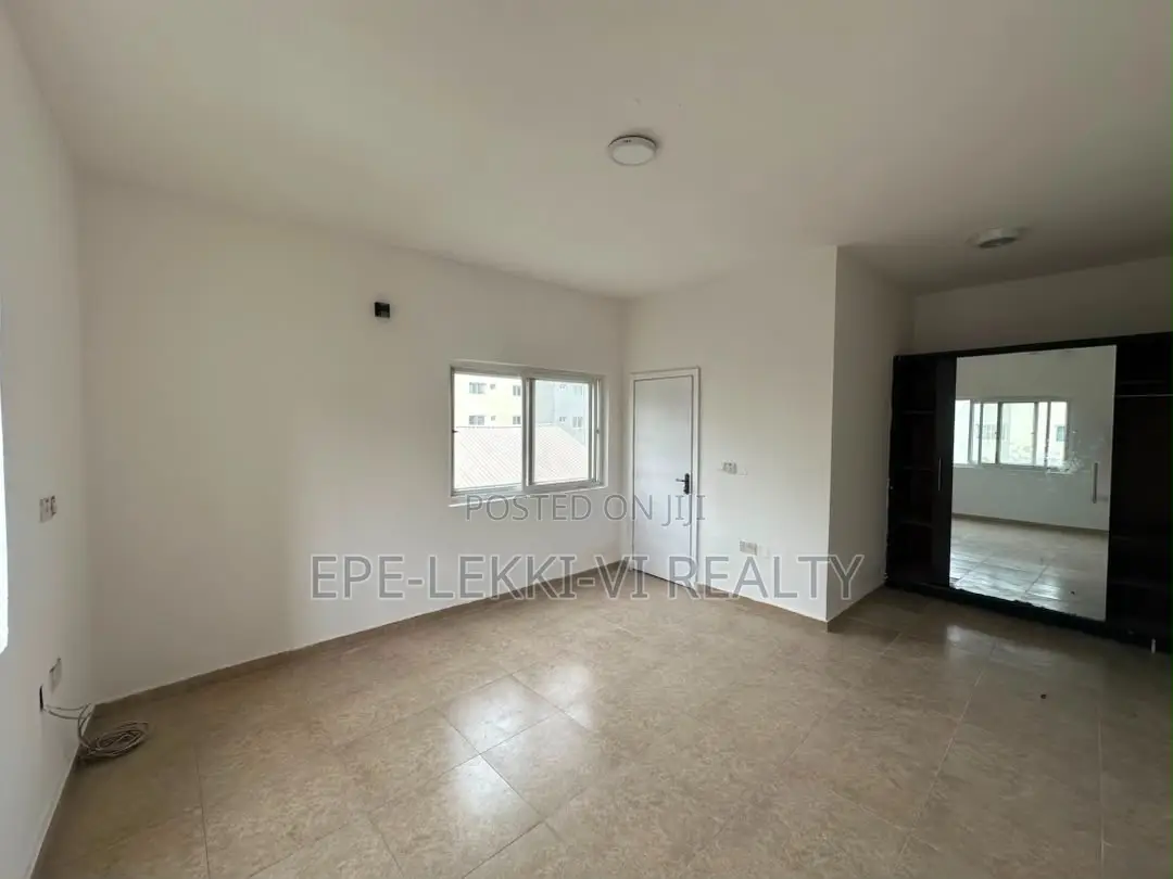 4bdrm Apartment in Lekki for rent