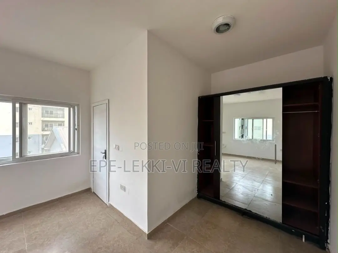 4bdrm Apartment in Lekki for rent