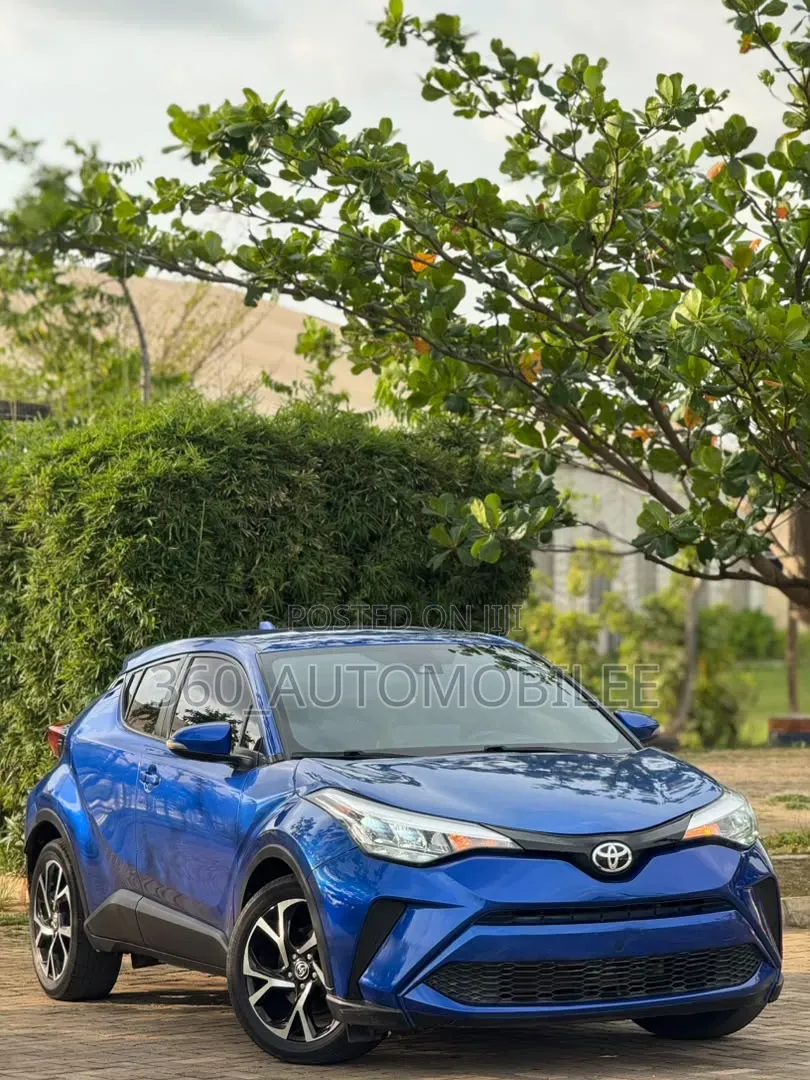 Toyota C-HR XLE 2021 Blue
