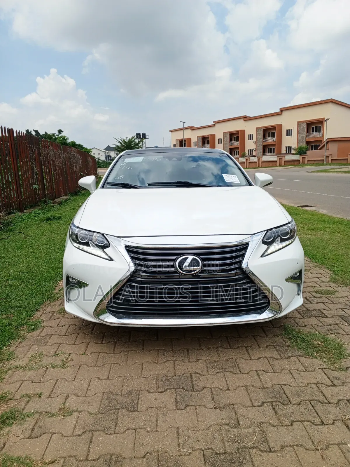 Lexus ES 2017 White