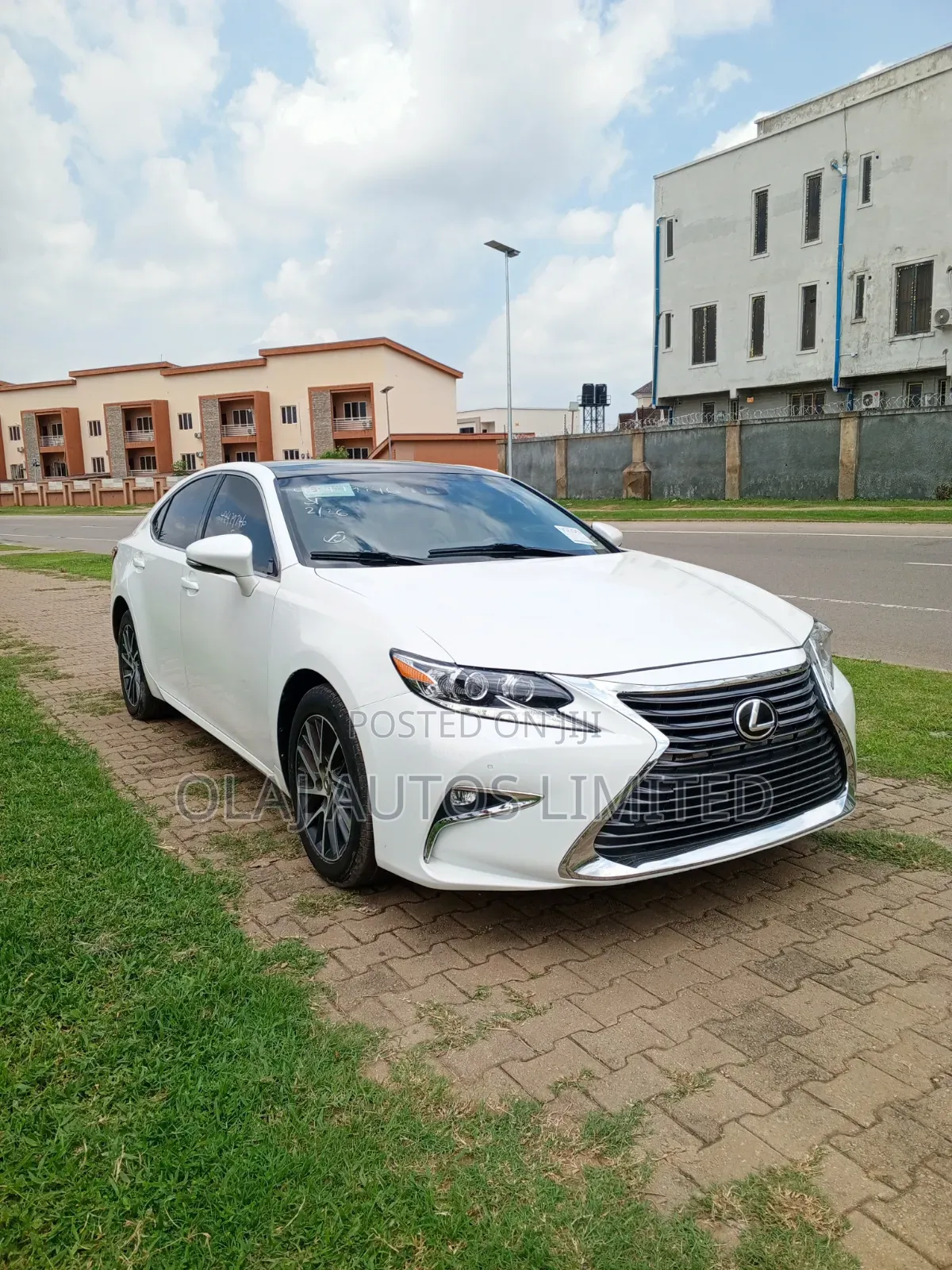 Lexus ES 2017 White