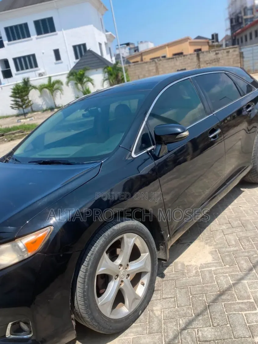 Toyota Venza XLE 2010 Black