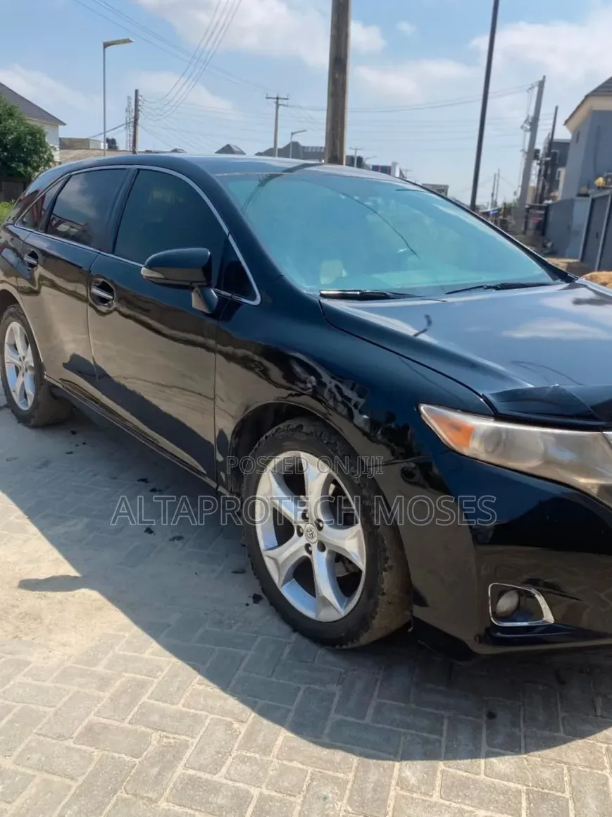 Toyota Venza XLE 2010 Black
