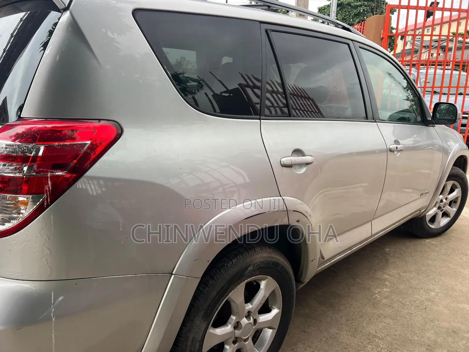 Toyota RAV4 2010 Silver